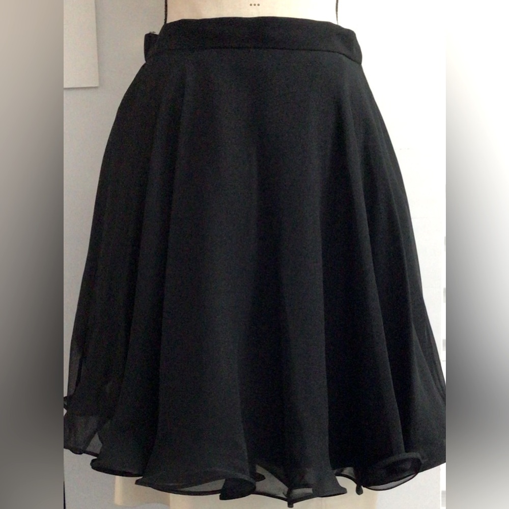 Like New 100% Silk Black Tie Oleg Cassini Black Frills Skirt